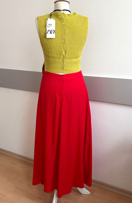 Дълга разкошна пола в червено и нов топ Zara