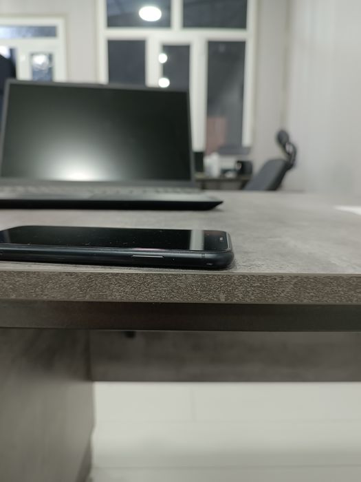 Iphone Xr ideal holatda