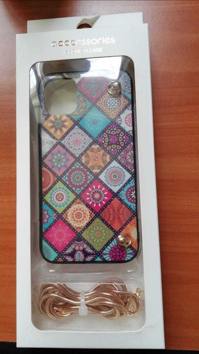 Huse iPhone 11, noi, sigilate