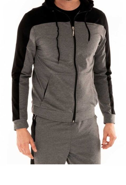 Екип от две части,XS  нов