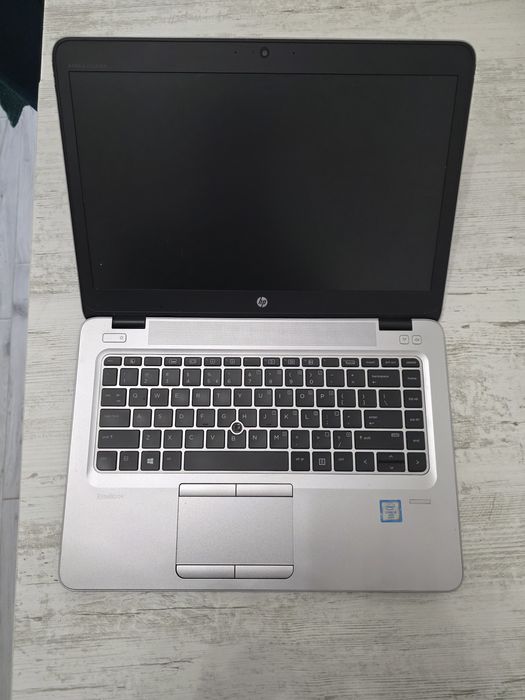 HP elitebook g3 i5 6300 8gb ram 256 gb ssd