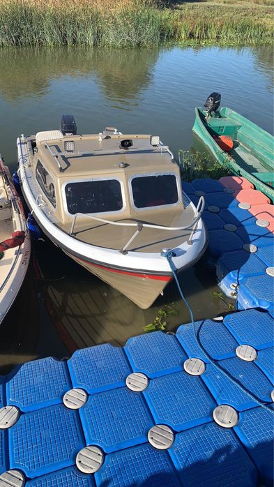 Barca Vega cu motor Evinrude