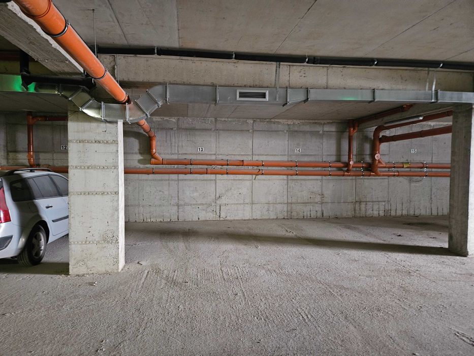 Дава се под наем Гараж / Паркомясто в Варна, Левски - 15 кв.м за 69.36 € - Снимка #1