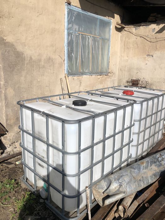 Продам ёмкость 1 т