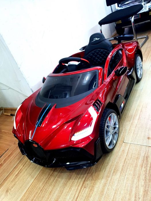 Детский электро мобиль BUGATTI Divo на пульте управлении в хорошем сос