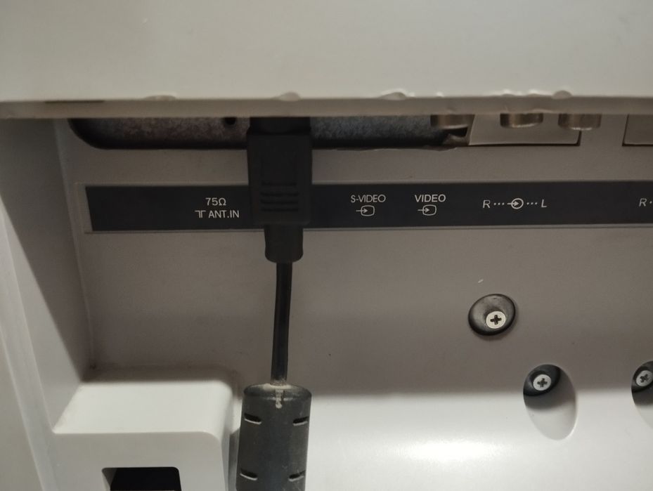 Телевизор на 12в и 220в