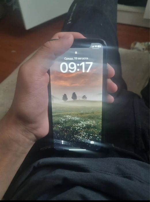 Продам айфон 11