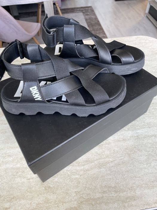 Детски сандали DKNY 34 номер