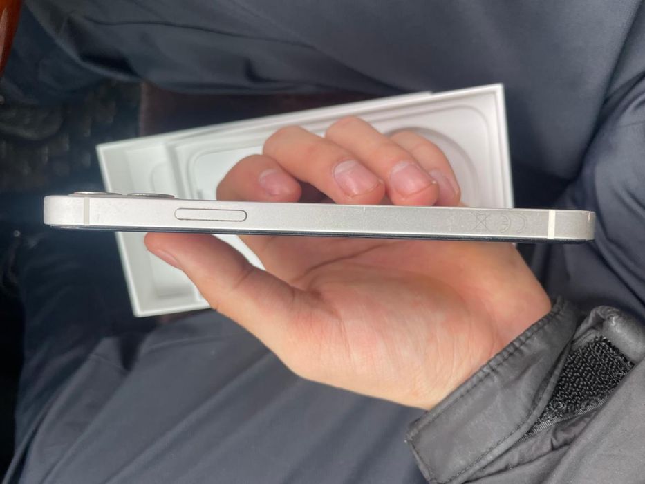 Айфон  12 128 гб