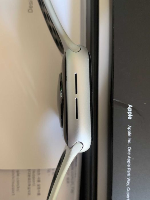 Apple Watch SE (GPS + Cellular) Nike 40MM