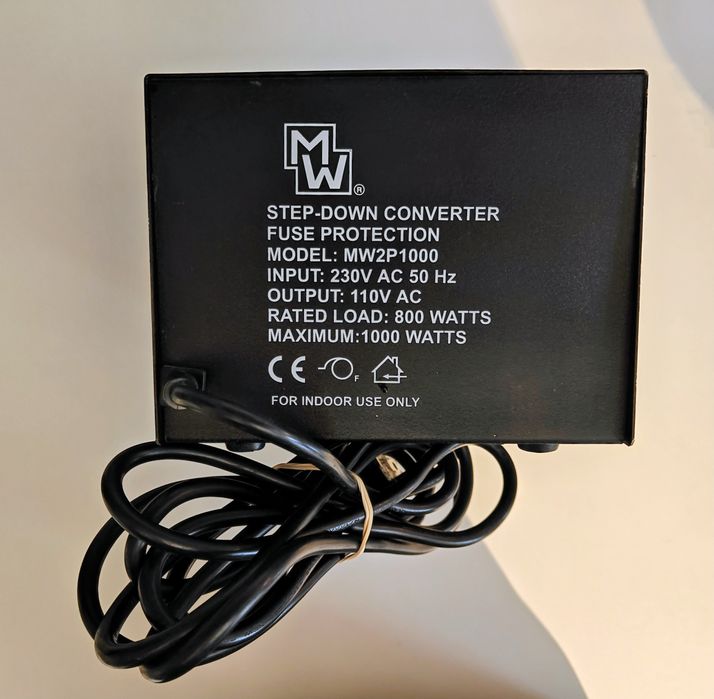 Transformator / Convertor Tensiune 1000W - Minwa (220V la 110V)