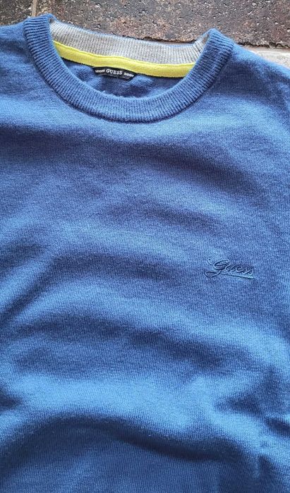 Vand bluza noua Guess