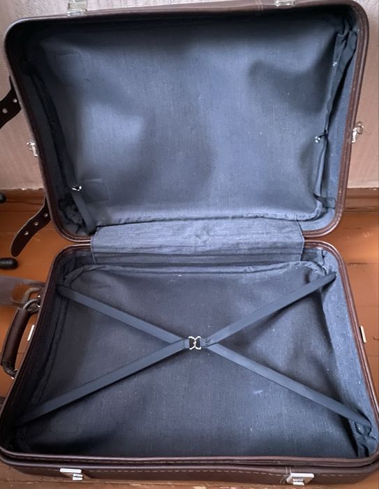 Продам чемодан 60х42х18