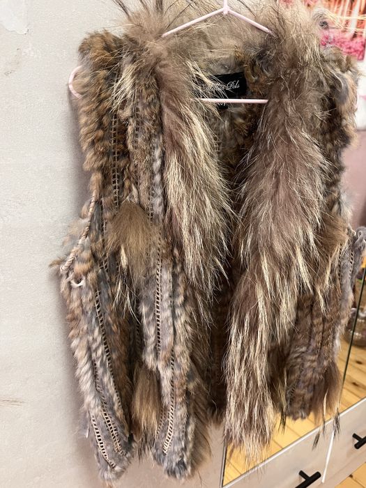 Продавам детска жилетка, елече 6г, 10г и 11г