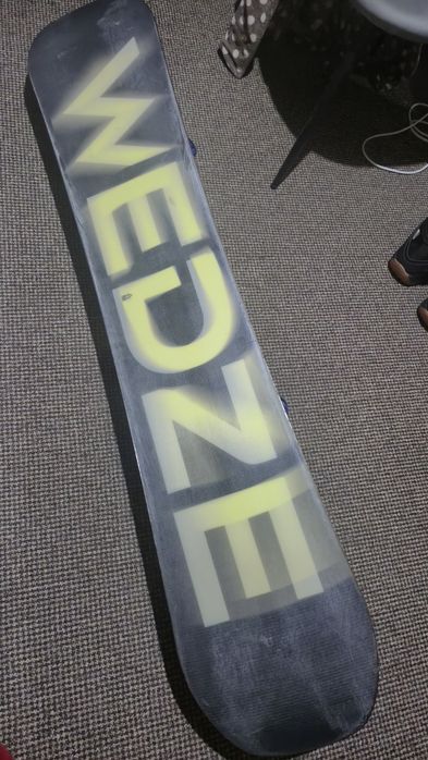 Vând snowboard wedze 151