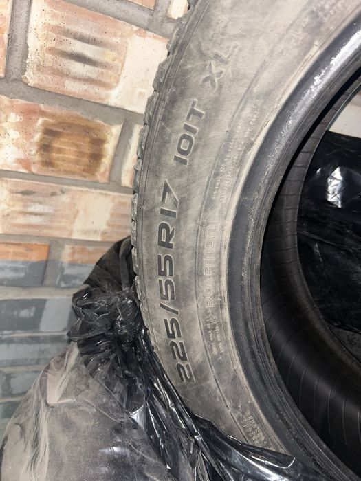 Продам шины 225/55 17