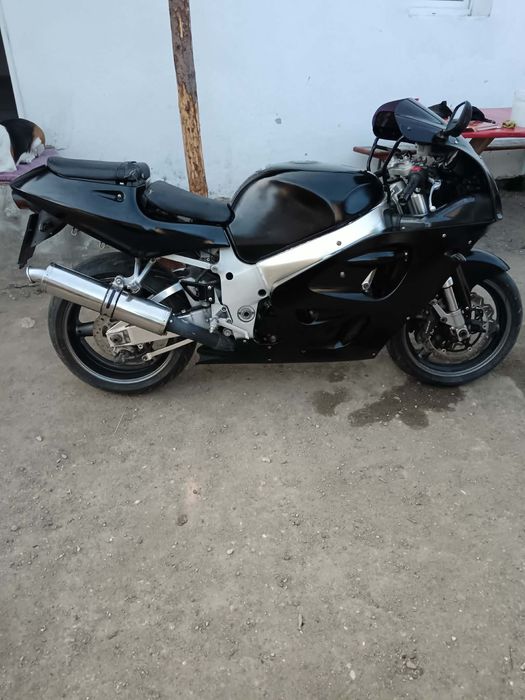 Suzuki GSXR 750 2000