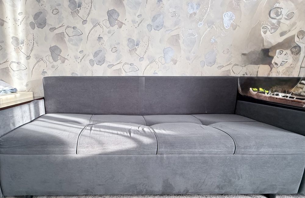 Продам диван в хорошем состоянии с нижней полкой