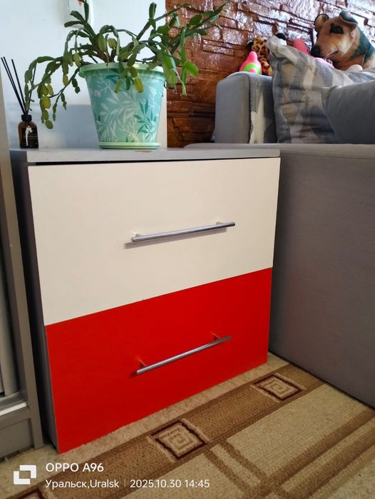 Продам диван и ученический стол недорого