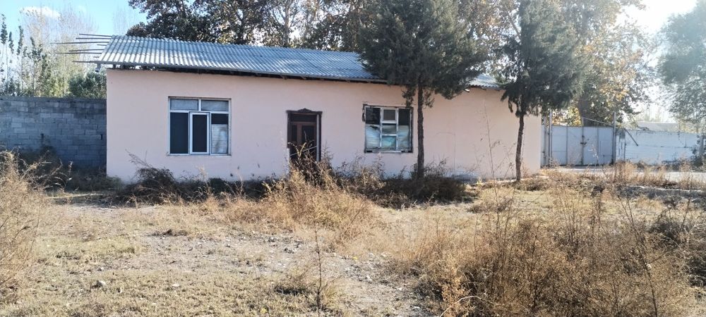 Фаргона вилояти Тошлок туманида жойлашган молхона бино иншоатлари