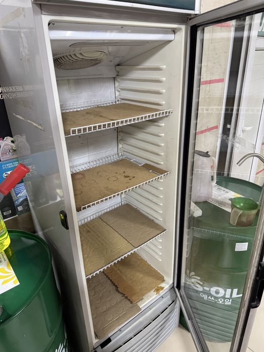 Витринный Холодильник