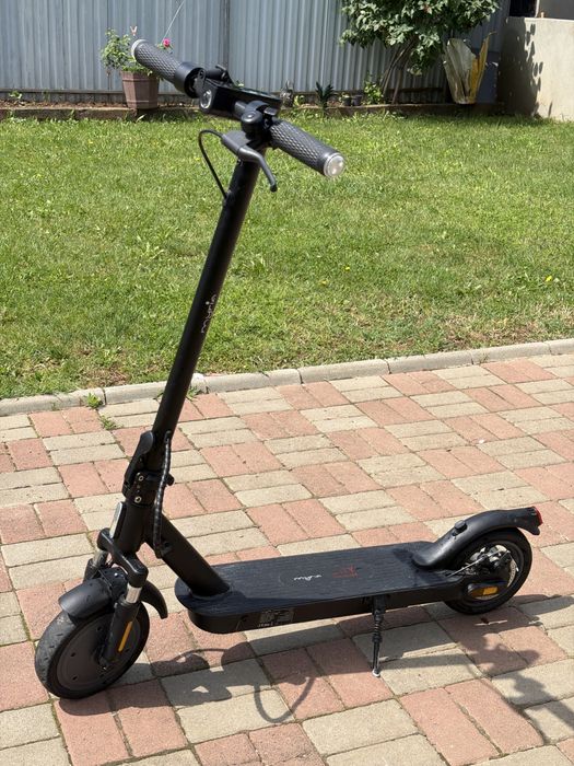 Trotineta electrica myria viteza 25 km autonomie 30 km
