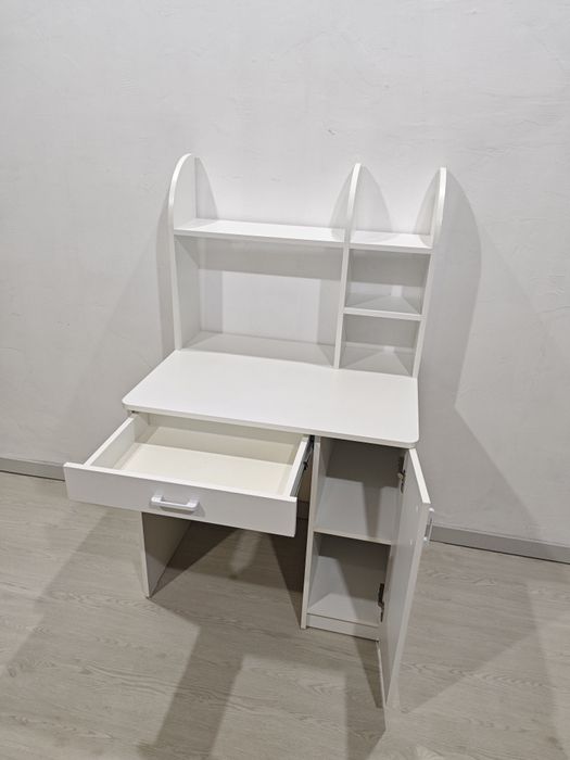 СТОЛЫ! Письменные.