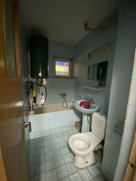 Apartament 4 camere, spatiu comercial
