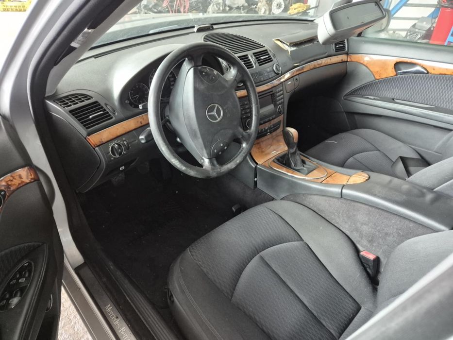 Mercedes W211  E220DI 150кс 646 Elegance ръчка седан НА ЧАСТИ!