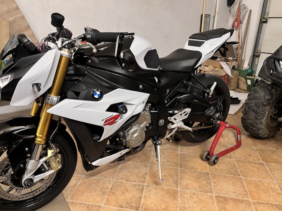 BMW S1000R BMW S1000R Sport Dynamic Akrapovic DDC/DTC/ABS Quickshifter Brembo