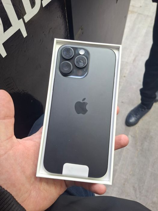 Продам IPhone 16 pro max 256gb