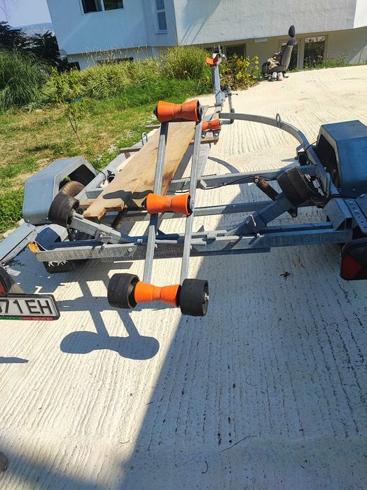 Продавам ремарке ново