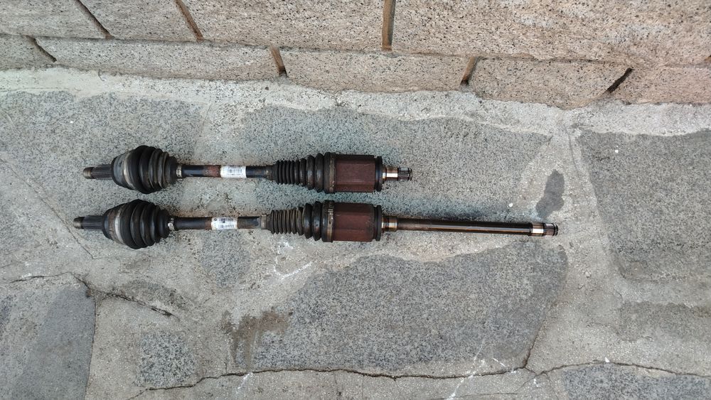 Предна полуоска полуоски БМВ Х5 е70 Х6 е71 / BMW X5 e70 X6 e71