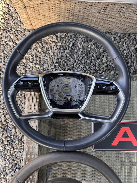 Продавам волани за Ауди А6/А7/А8 C8/4G