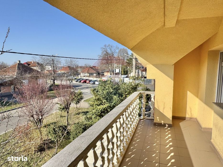 Casă / Vilă cu 6 camere de închiriat în zona Iosia