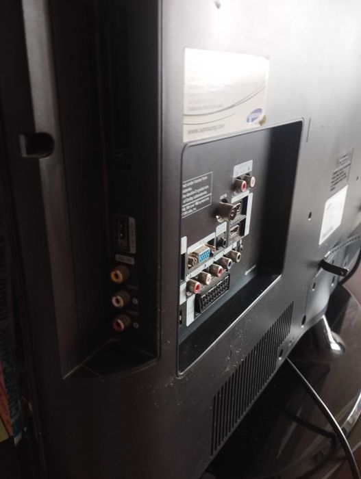 Телевизор Samsung, диагональ 80 см