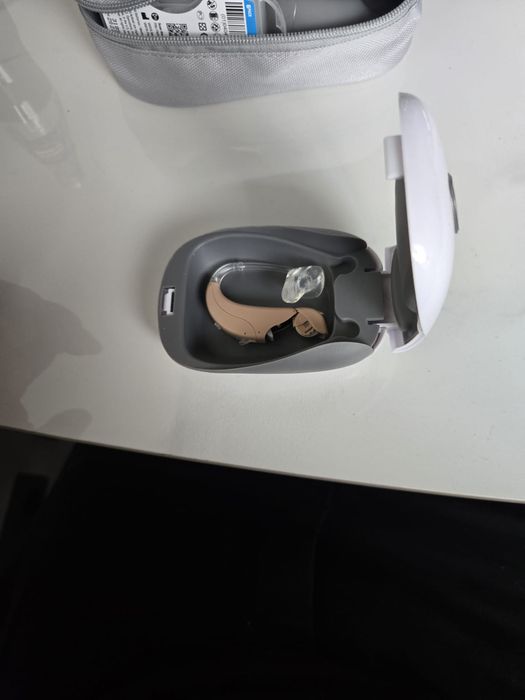 Aparat auditiv nou alb cutie cabinet medical