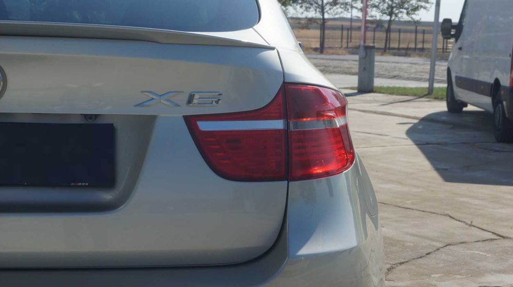 B M W   X   6  -