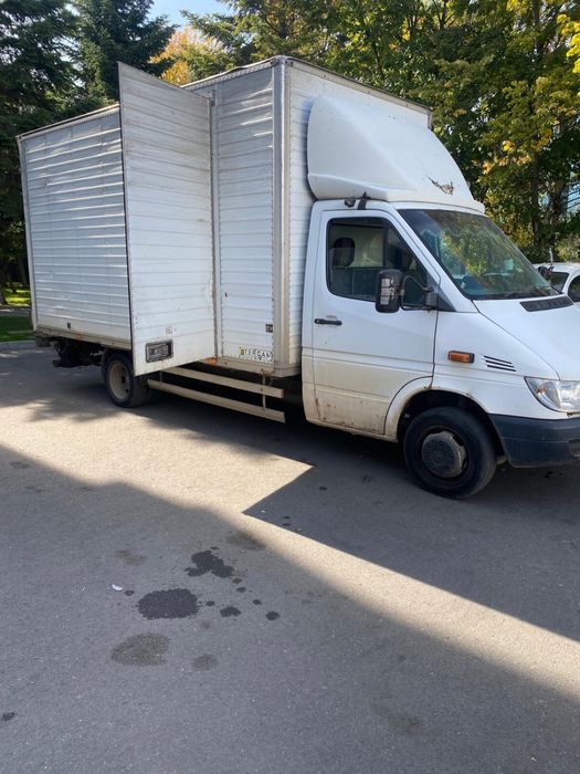 Autoutilitara Mercedes-Benz