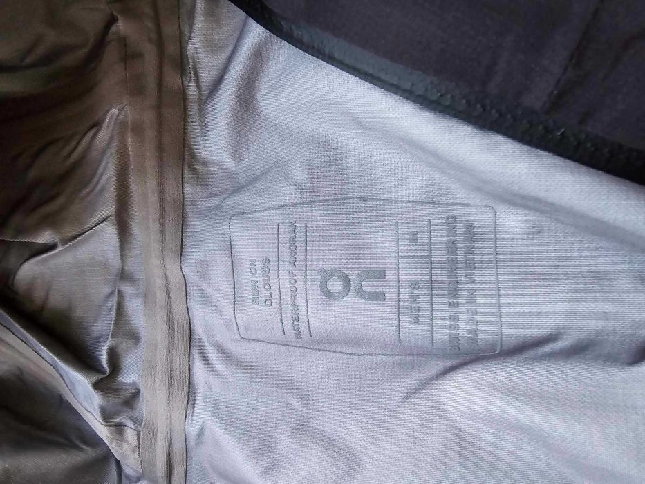 ON Cloud оригинално яке