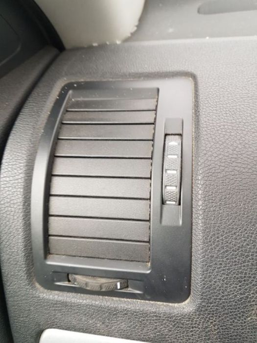 Gura Grila Aer Aerisire Ventilatie Bord Stanga Skoda Octavia 2 2004 - 2013