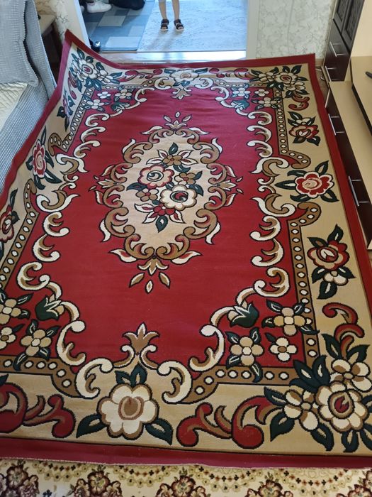 Продам ковер за 10000тенге.