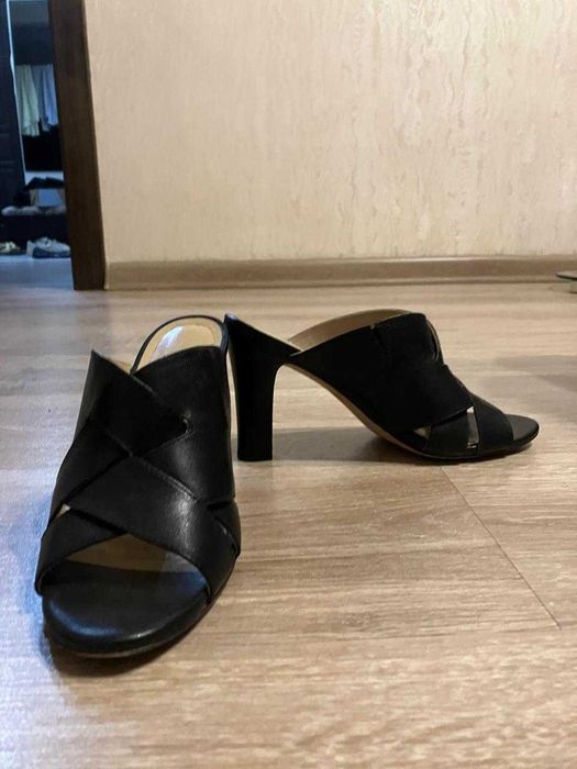 Продам женскую  обувь