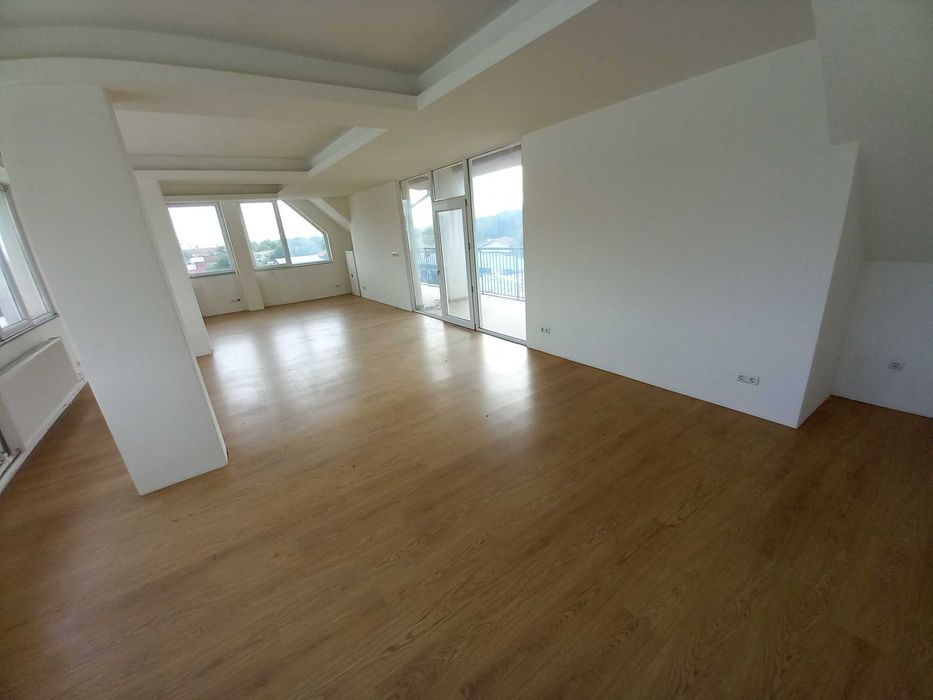 Дава се под наем Промишлена сграда в Разград, Бели Лом - 2765 кв.м за 5000 € - Снимка #2