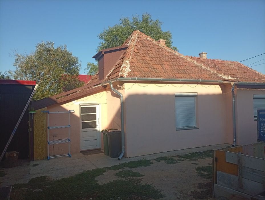 Vind casă 3 camere