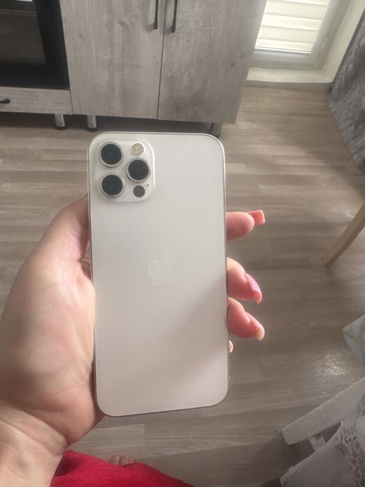 Iphne 12 /б/у в хорошем состояний