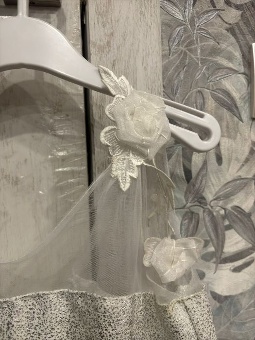 Нарядное платье на девочку