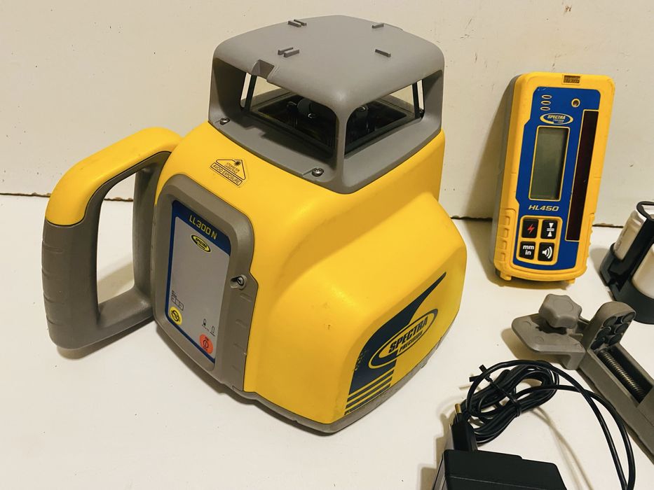 Spectra nivela laser LL 300 N