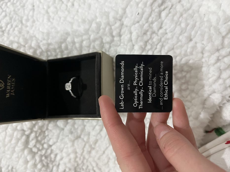 Inel de logodna cu diamante  aur alb  9k marime 55