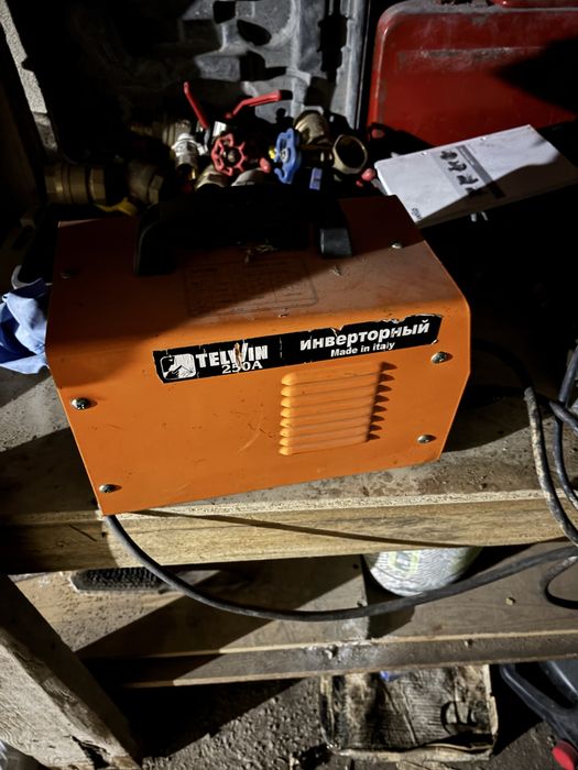 Сварочный инвертор TW-250 (250А / 220В)